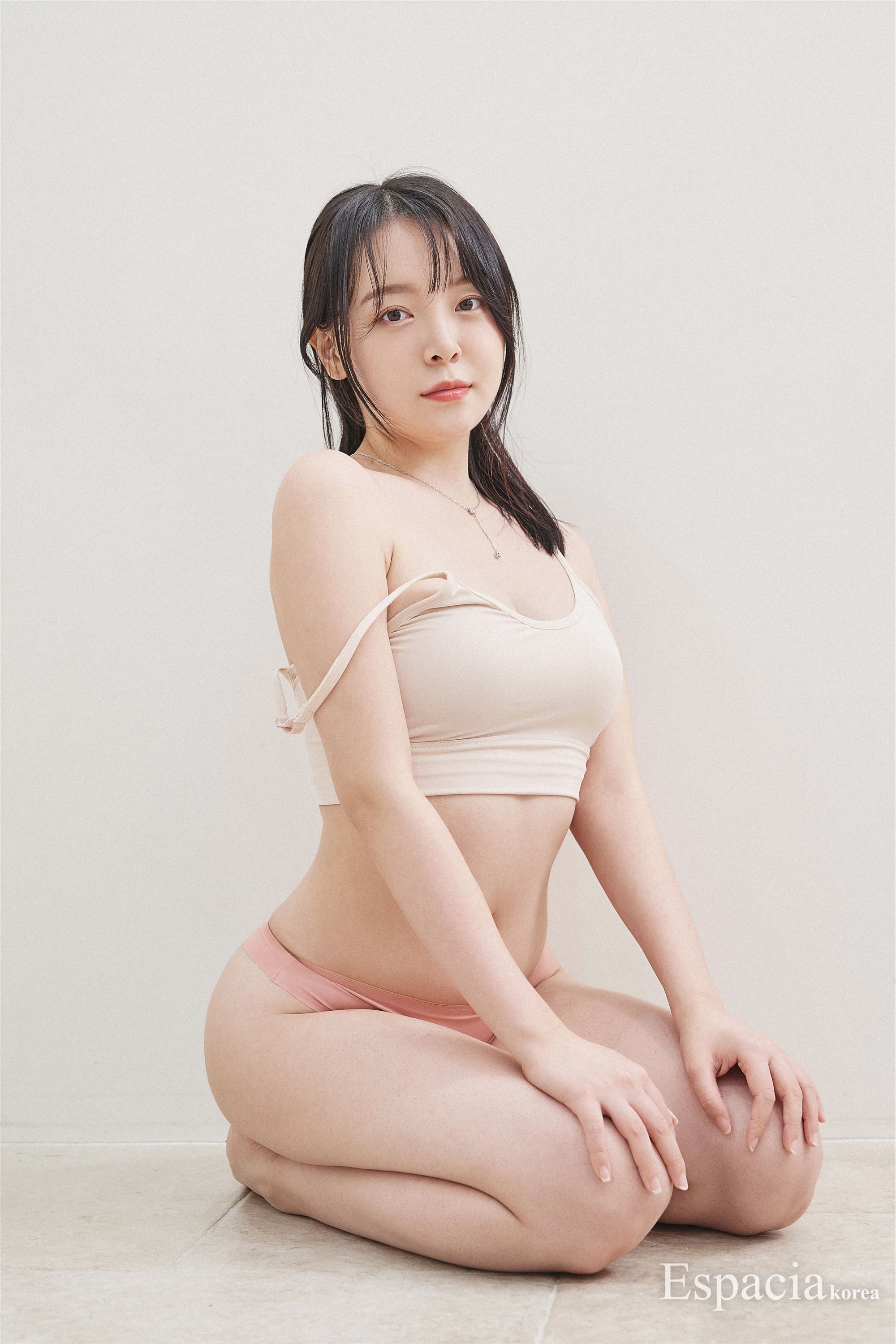 ESPACIAKOREA 014 ESP-005 - HYUNIE